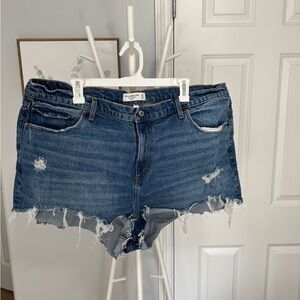 Abercrombie & Fitch Curve Love High Rise Mom Short